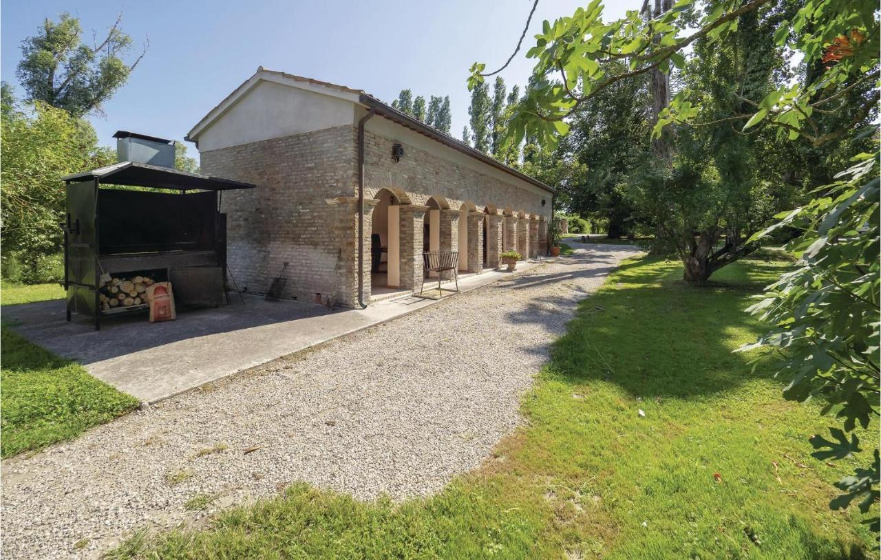 2 Bedroom Awesome Home In Taglio Di Po Ro Порто-Виро Экстерьер фото
